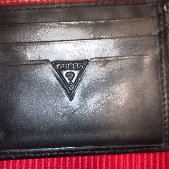 Guess black embossed leather billfold/NIB - Picture 4 of 8